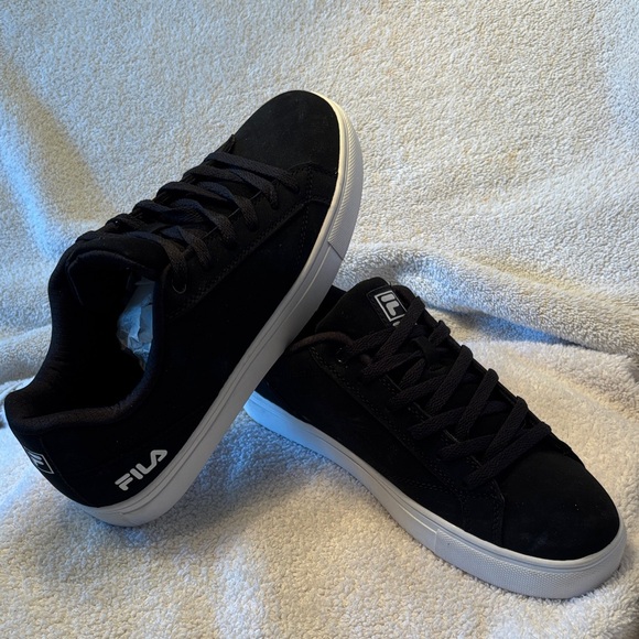 Fila Shoes - NWOT-Fila Classic Black and White Sneakers